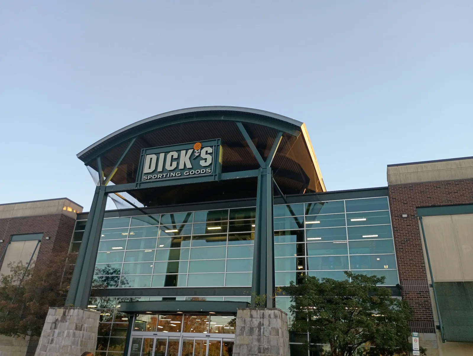 Fachada de DICK'S Sporting Goods North Olmsted (Great Northern Mall)