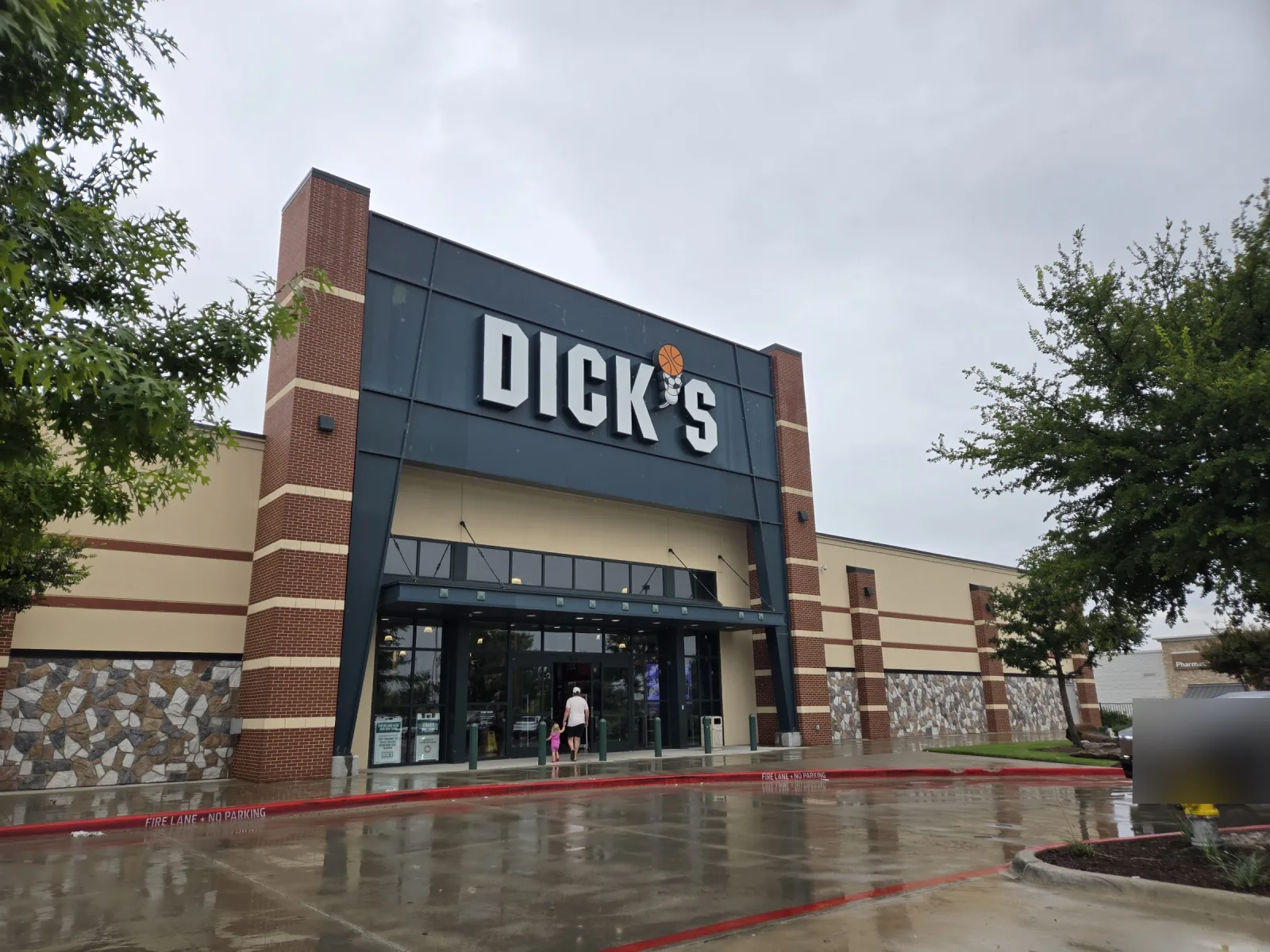 Fachada de DICK'S Sporting Goods Prosper