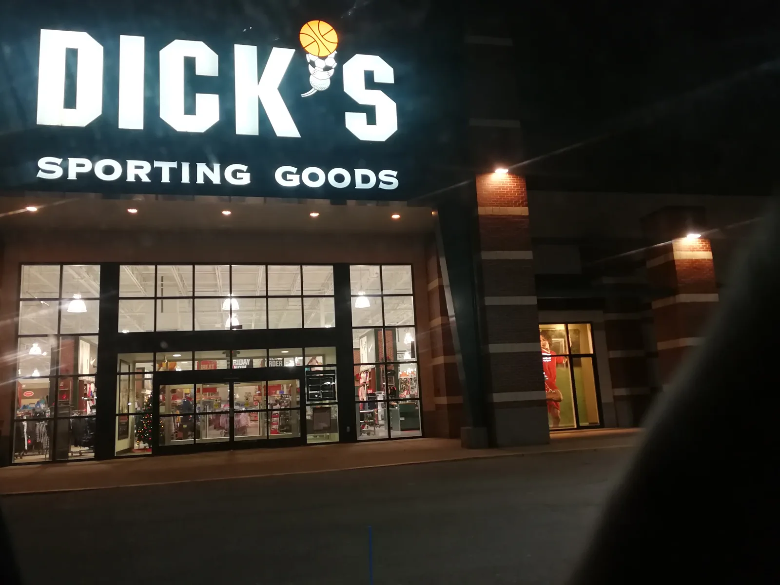 DICK'S Sporting Goods Bloomfield storefront