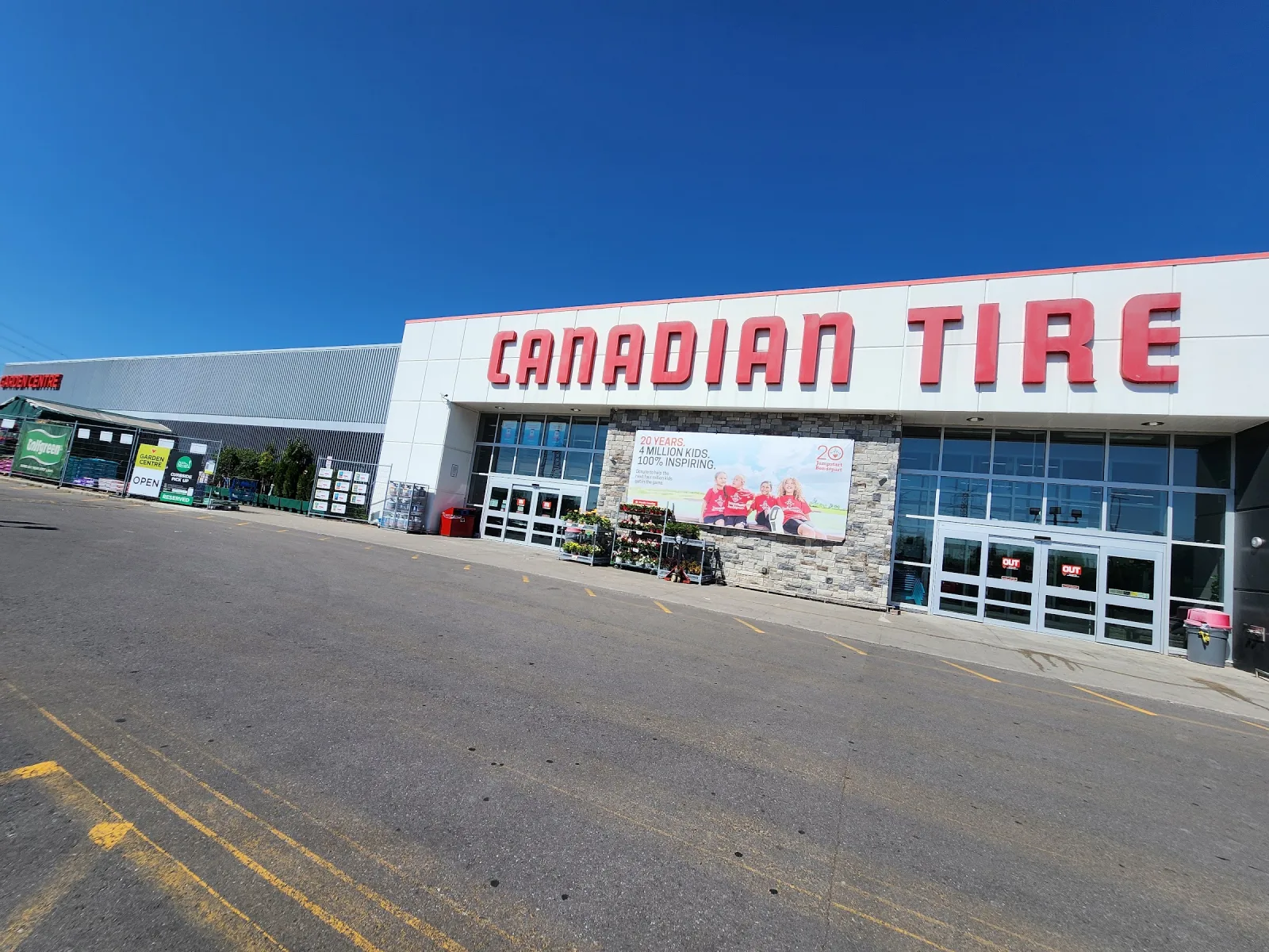 Canadian Tire Dufferin & 407 storefront