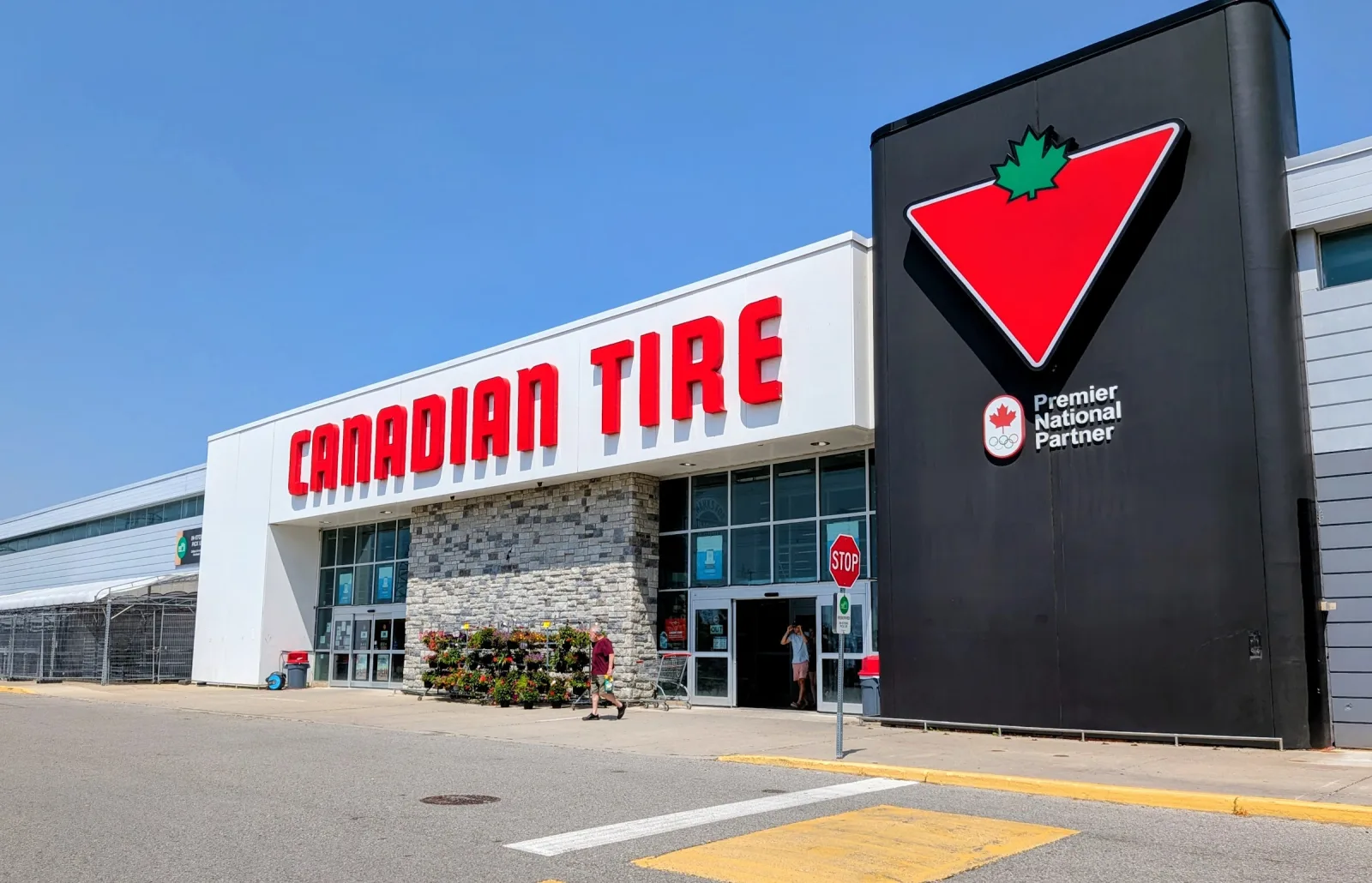 Canadian Tire Richmond Hill storefront
