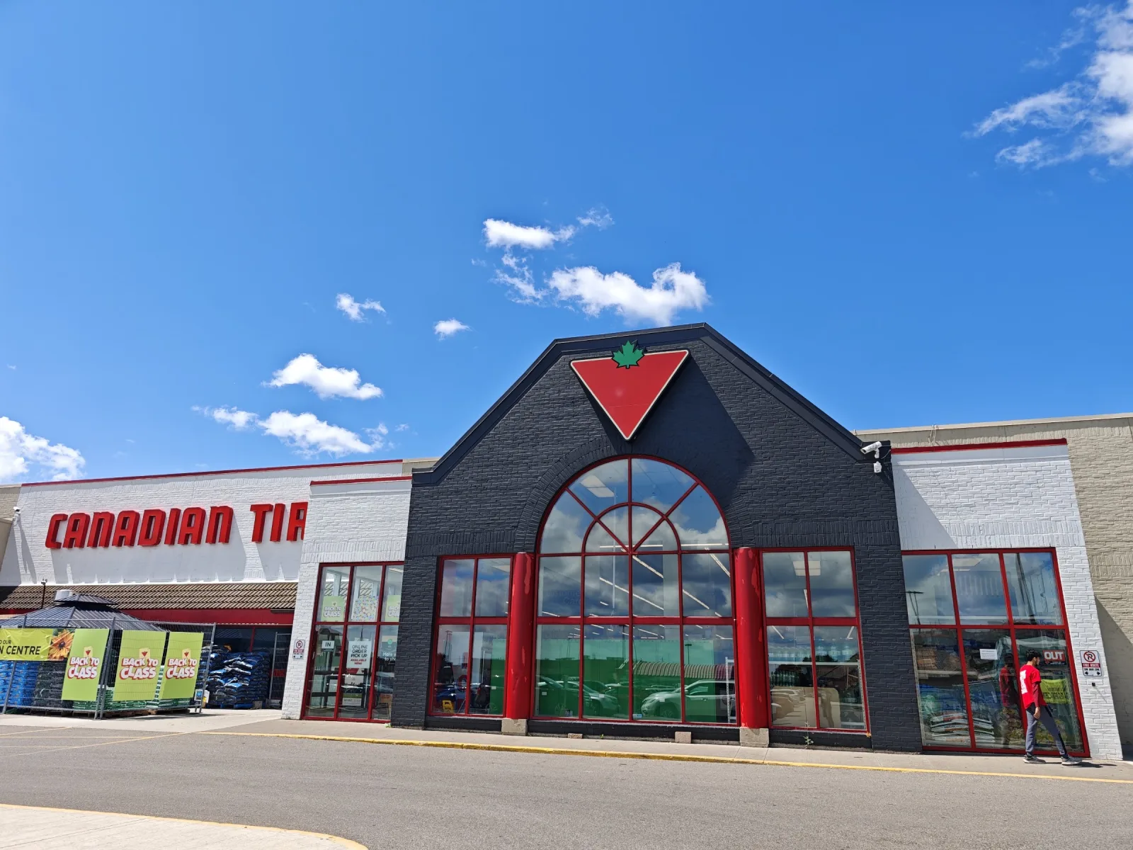 Canadian Tire Scarborough East storefront