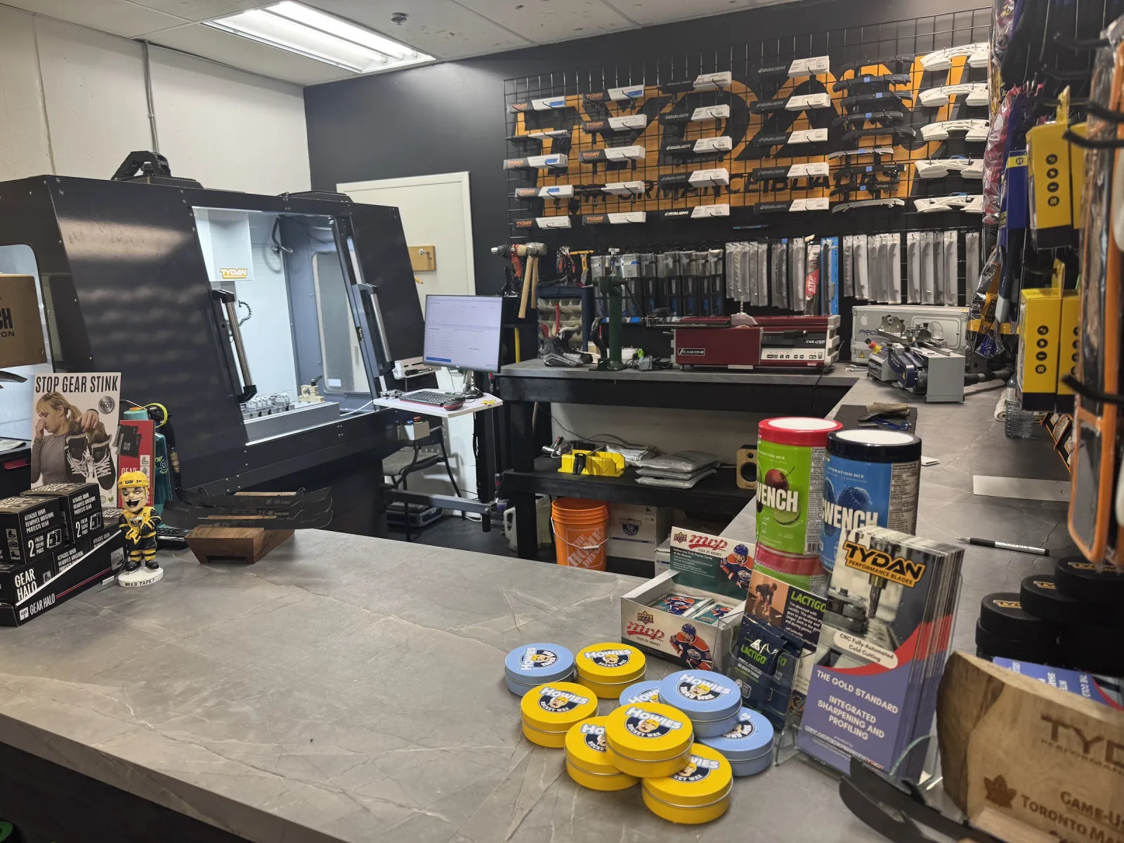 Tydan Performance Blades (Burlington): inside the store